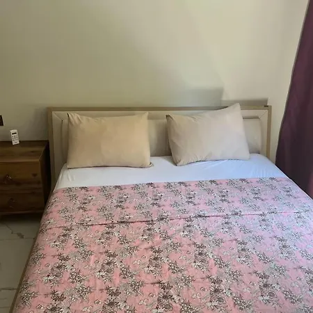 Apartment Retro 3 *