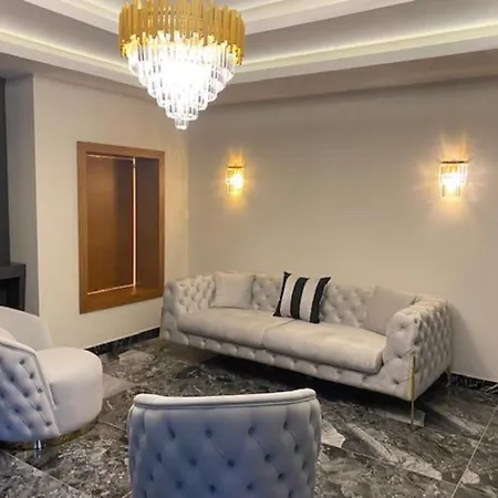 Retro 3 אלאניה